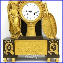 Horloge Pendule d'époque Empire en Bronze dorè du 19ème siècle