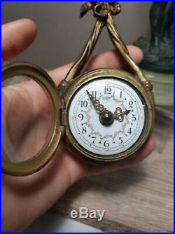 Horloge Pendulette Pendule Auguste Moreau Chérubin Bronze Et Régule