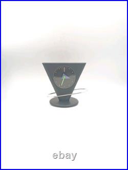 Horloge Triangle à Balancier Vintage Design Postmoderne Années 80's dlg Memphis Horloge Triangle à Balancier Vintage Design Postmoderne Années 80's dlg Memphis