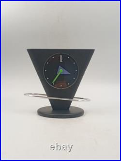 Horloge Triangle à Balancier Vintage Design Postmoderne Années 80's dlg Memphis Horloge Triangle à Balancier Vintage Design Postmoderne Années 80's dlg Memphis
