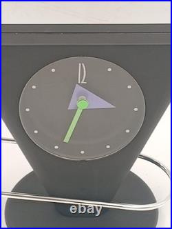 Horloge Triangle à Balancier Vintage Design Postmoderne Années 80's dlg Memphis Horloge Triangle à Balancier Vintage Design Postmoderne Années 80's dlg Memphis