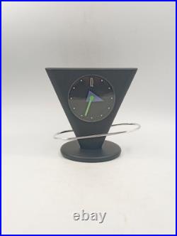 Horloge Triangle à Balancier Vintage Design Postmoderne Années 80's dlg Memphis Horloge Triangle à Balancier Vintage Design Postmoderne Années 80's dlg Memphis