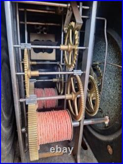 Horloge comtoise ancienne avec balancier animé, pendule de parquet