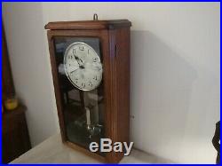 Horloge électrique ATO des années 1920 en bon état de fonctionnement(no Brillié)