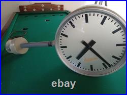 Horloge électrique suisse Ericsson, réceptrice industrielle, gare, usine Double