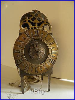 Horloge lanterne a une aiguille environ 1740 avec sonnerie et reveil