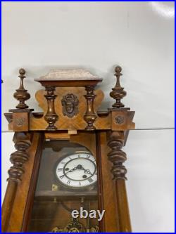 Horloge murale ancienne en bois avec ange dans son jus à restaurer très ancien