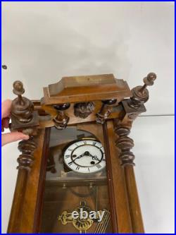 Horloge murale ancienne en bois avec ange dans son jus à restaurer très ancien