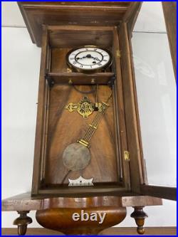 Horloge murale ancienne en bois avec ange dans son jus à restaurer très ancien