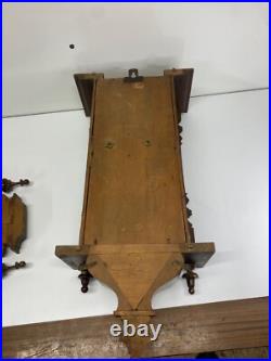 Horloge murale ancienne en bois avec ange dans son jus à restaurer très ancien