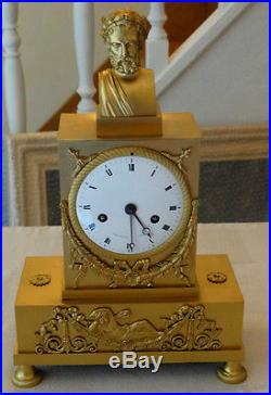 Horloge pendule bronze doré. 19ème. XIXème siècle. Clock. 19th