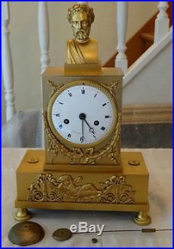 Horloge pendule bronze doré. 19ème. XIXème siècle. Clock. 19th