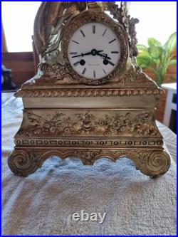Horloge, pendule bronze doré, début XIXe