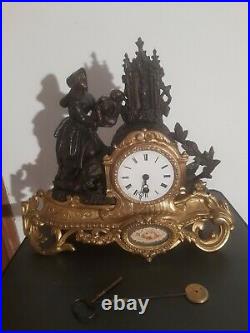Horloge pendule bronze et régule Mouvement de Paris