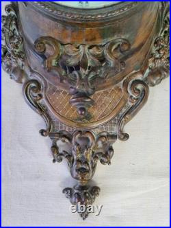 Horloge, pendule d'applique en bronze du XIXe siècle