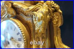 Horloge pendule en bronze doré 19e