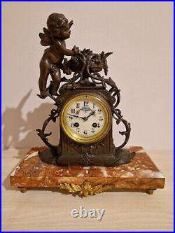 Horloge sur Socle en Marbre avec Statue d'Ange en Régule Fonctionne Vintage