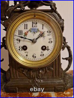 Horloge sur Socle en Marbre avec Statue d'Ange en Régule Fonctionne Vintage