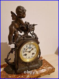 Horloge sur Socle en Marbre avec Statue d'Ange en Régule Fonctionne Vintage