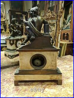 Imposante horloge en marbre surmonté d'un angelot en bronze, Napoléon III