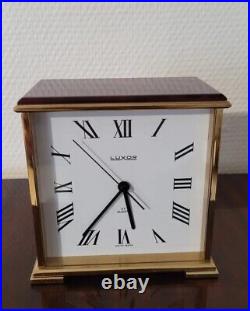 LUXOR Très Jolie Horloge Suisse de Table H. F. Quartz Swiss Made Pendule