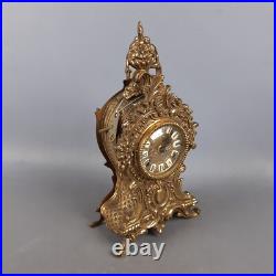 Montre De Table Mécanique Style Baroque En Laiton Doré Vintage Années 60 Montre De Table Mécanique Style Baroque En Laiton Doré Vintage Années 60