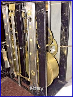 Mouvement horloge oeil de boeuf comtoise old clock Morez uhr pendule