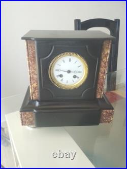 Napoléon III Pendule Borne En Marbre Noir Et Veiné Rouge Poids 9,3 KG