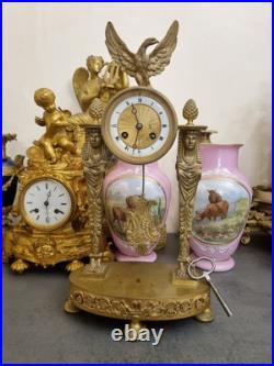 PENDULE BRONZE DORÉ RETOUR D'ÉGYPTE. EMPIRE NAPOLÉON. Clock uhr Portique