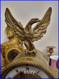 PENDULE BRONZE DORÉ RETOUR D'ÉGYPTE. EMPIRE NAPOLÉON. Clock uhr Portique