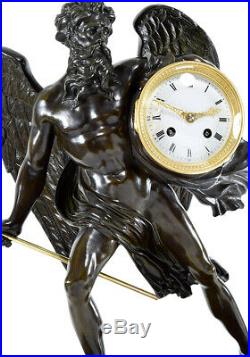 PENDULE CHRONOS. Kaminuhr Empire clock bronze horloge cartel ancien portique