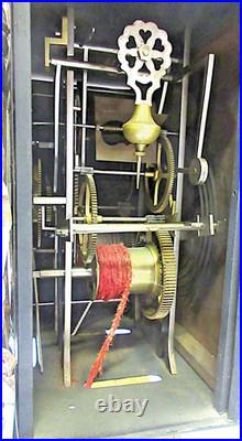 PENDULE COMTOISE avec son RICHE BALANCIER et poids Beau décor de Vignes