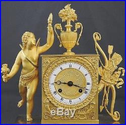 PENDULE EN BRONZE DORE CHERUBIN AMOUR EPOQUE EMPIRE DEBUT 19eme SIECLE