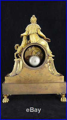 Pendule Epoque Empire Femme Au Chien Bronze Dore Gaudet A Paris (a186)