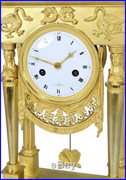 PENDULE PORTIQUE. Kaminuhr Empire clock bronze horloge antique cartel uhren