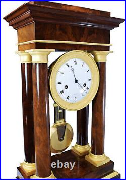 PORTIQUE CHEVILLE. Kaminuhr Empire clock bronze horloge antique pendule uhren