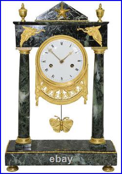 PORTIQUE TEMPLE. Kaminuhr Empire clock bronze horloge antique cartel pendule