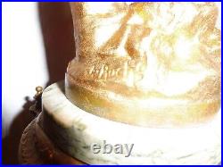 Pendule 1900 marbre et regule en parties peinte en dore fonctionne sonne