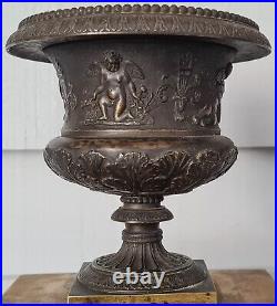 Pendule Borne marbre et Bronze décor Angelots Pendulum Bollard decor Cherubs