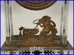 Pendule Cristal Monture Bronze Decor A L Antique Lion Xixe C4246