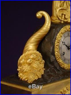 Pendule Empire Restauration bronze doré Iris French clock Uhr XIXéme H 49 cm