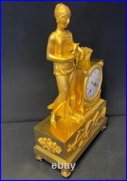 Pendule Empire allégorique''Vestale à l'agneau'' en bronze doré. French Clock