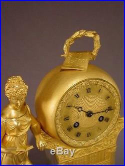 Pendule Empire restauration bronze doré poésie littérature XIXéme french clock