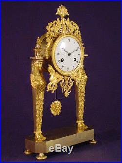 Pendule Empire retour d'Egypte bronze doré french clock uhr XIXéme (1800-1810)