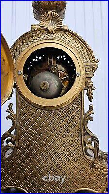 Pendule En Bronze De Style Baroque
