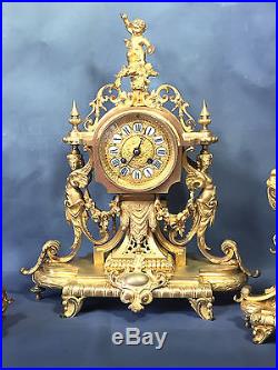 Pendule / Horloge / Garniture De Cheminée En Bronze Doré (dorure Au Mercure)