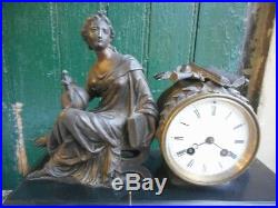 Pendule Horloge Napoleon III Avec Statue En Regule