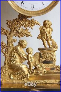 Pendule Louis XVI En Bronze Doré