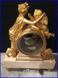 Pendule Louis XVI d'époque bronze doré et marbre XVIII ème siècle