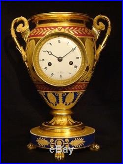 Pendule''Vase'' Empire en Porcelaine de Darte (French clock)